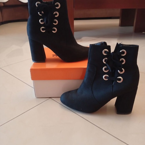 Ankle boots like new, suede, black, size 37