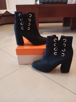 Ankle boots like new, suede, black, size 37