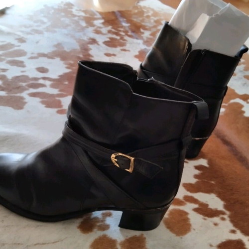 Leather ankle boots size 41 like new