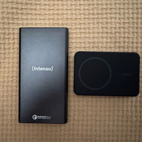 Power banks used Intenso 10,000mAh and Belkin 5,000mAh USB-C