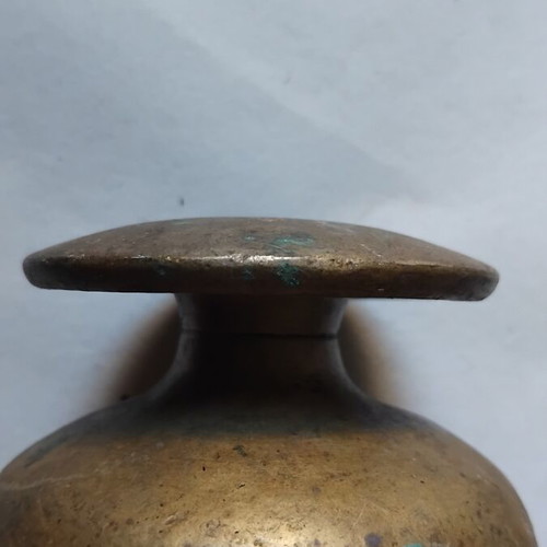 Mortar and pestle set with curved base