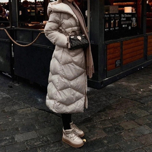 Coat like new, beige, sizes S and M, warm and light