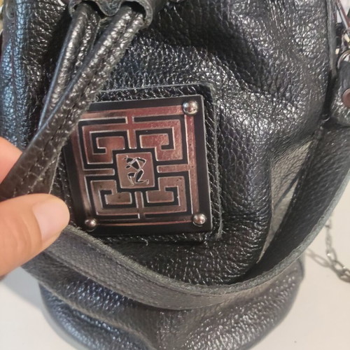 Ames Bucket Bag leather like new, black