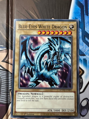 Blue Eyes White Dragon V1 καινούργια συλλεκτική κάρτα Yu-Gi-Oh!