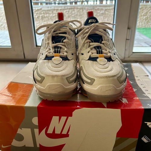 Nike Air Vapormax EVO like new, size 40.5, white multicolor