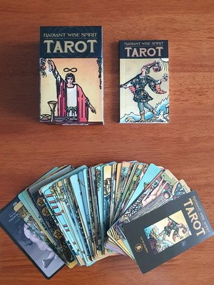 Radiant Wise Spirit Tarot deck like new by Lo Scarabeo