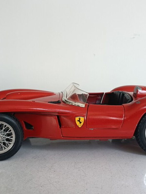 Ferrari 250 Testa Rossa 1957 1:18 model car like new, Bburago