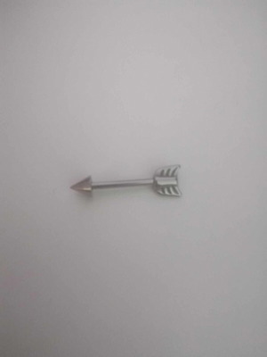 Arrow earring like new, silver