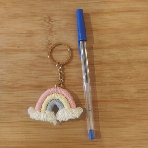 Macrame rainbow keychain like new, multicolor