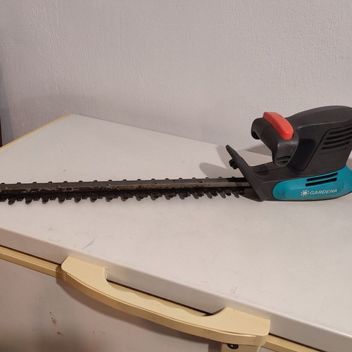 Gardena Easycut 420/45 hedge trimmer used for spare parts