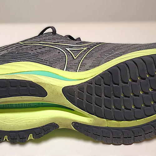 Mizuno Wave Rider 26 running shoes size 44.5 like new, gray