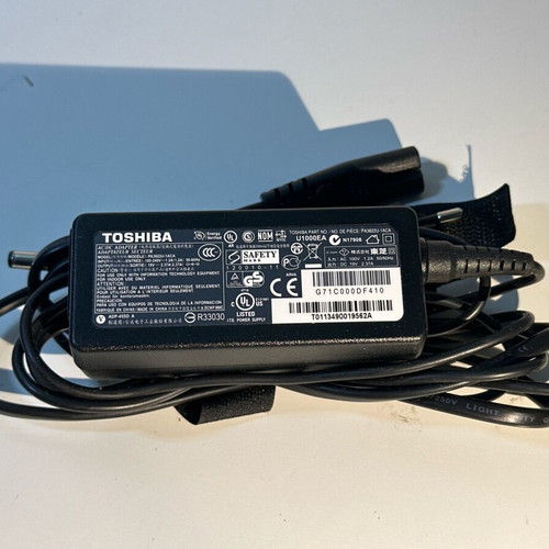 Toshiba laptop charger 45W 19V 2.37A like new, original