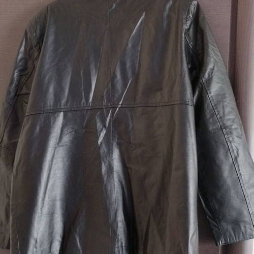 Leather men's jacket size medium like new, black
