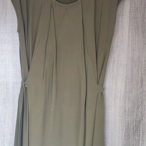 Massimo Dutti dress like new, green color with logo