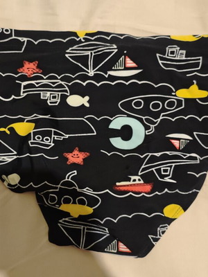 Boy's swimwear like new, size M, black