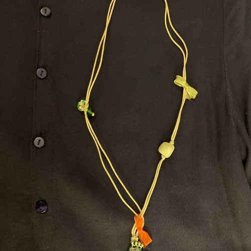 Necklace "Kiss Your Frog" like new, green and yellow