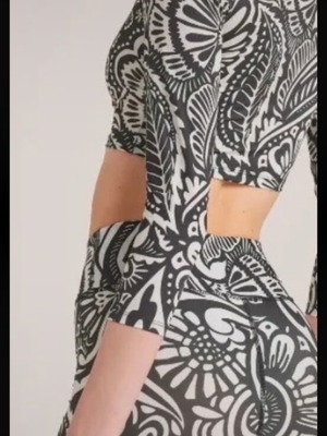 Baya set like new, size S, black and white