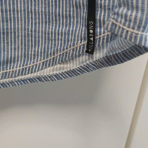 Billabong shirt size S like new, white and blue
