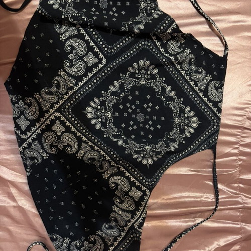 Crop top with bandana pattern like new, dark blue