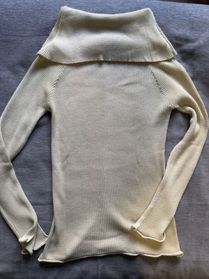 Zini sweater with high turned collar in cream color like new