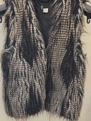 H&M Divided fur vest like new, size S 36, black and white