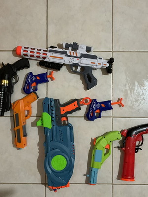 Nerf pistols and sound pistol toy set like new