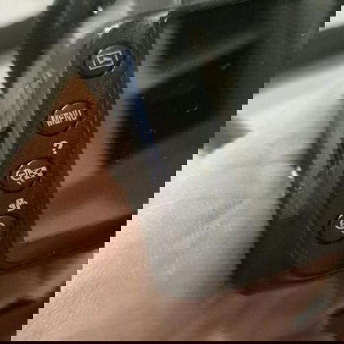 Nikon D3000 μεταχειρισμένη με φακό, μπαταρία και φορτιστή