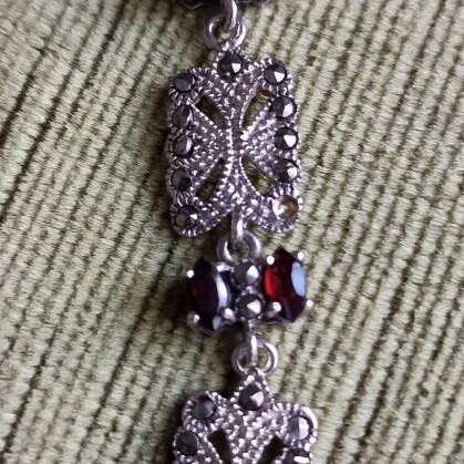 Silver bracelet 925 with garnet and marcasite, like new