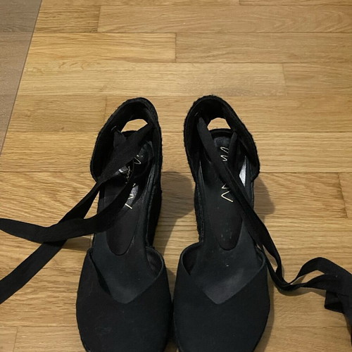 Espadreilles size 38 black like new