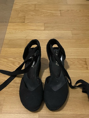 Espadreilles size 38 black like new