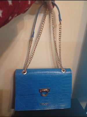 Shoulder bag with chain strap like new, blue
