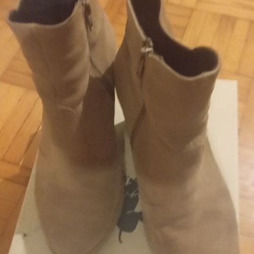 Leather ankle boots like new, size 37, beige