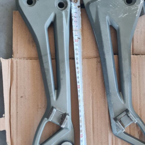 Modenas Kriss genuine footrest bracket with footpegs
