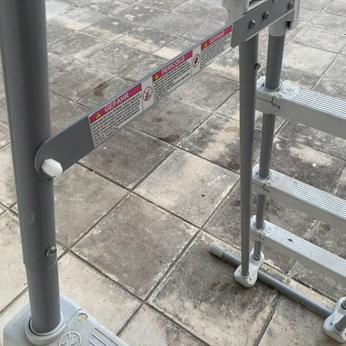 Intex pool ladder like new for wall height 1.07m