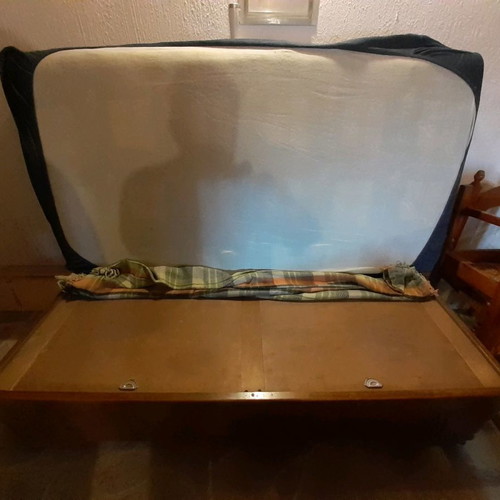 Trunk bed used with foam mattress