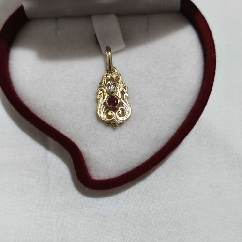 Gold pendant 18K archaic style with diamond and ruby, new