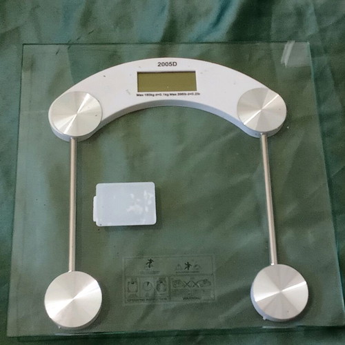 Weighing scale like new with temperature measurement
