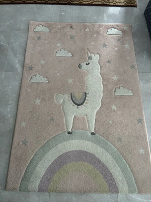 Children's rug like new 193x134