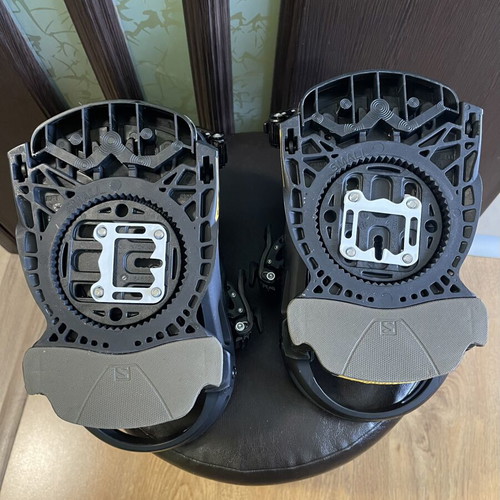 Salomon Trigger snowboard bindings size S used, flex medium