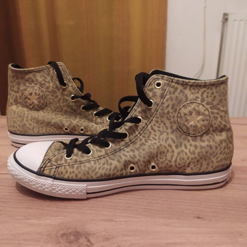 Converse All Star limited edition sneakers, like new, size 38.5, multicolor