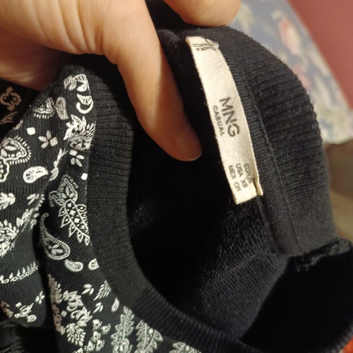 Mango sweatshirt with white floral print and fringes, like new, size M