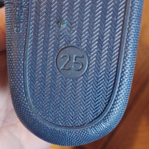 Comfy Anatomic kids anatomical slippers blue size 25 like new
