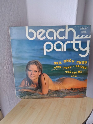 Beach Party vinyl record 33 rpm like new, electronic