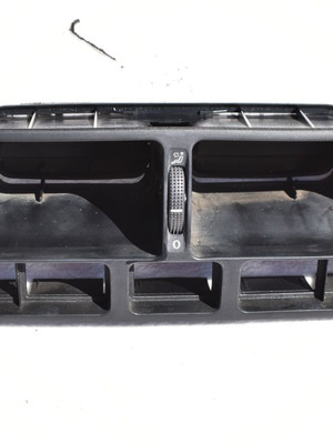 VW Golf 4 dashboard air vent used, genuine and good condition