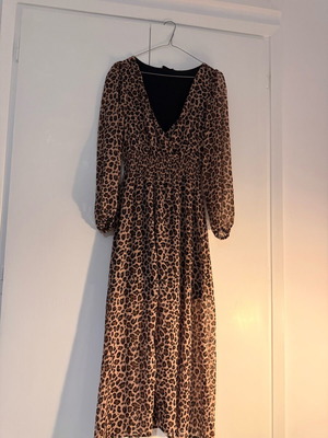 Maxi summer dress animal print Stradivarius like new, size S