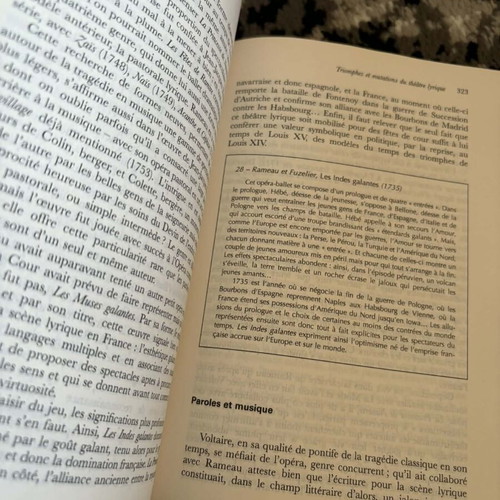 Book Le theatre en France like new, in French
