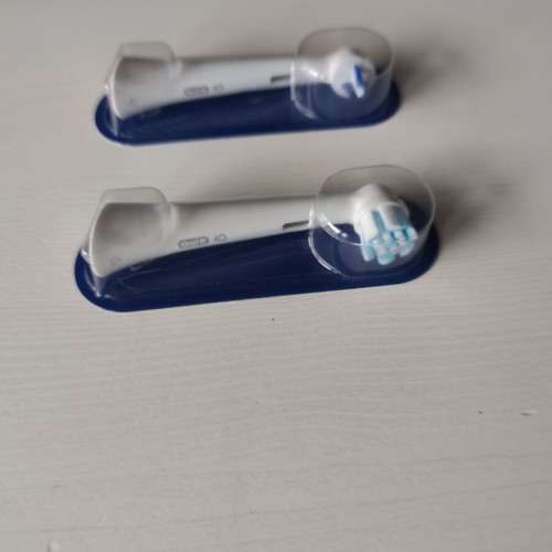 Oral-B iO replacement toothbrush heads set of 2, new
