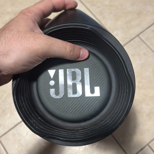 JBL Boombox 2 portable speaker like new