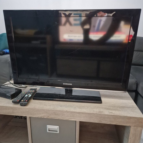 Samsung 50-inch TV with decoder