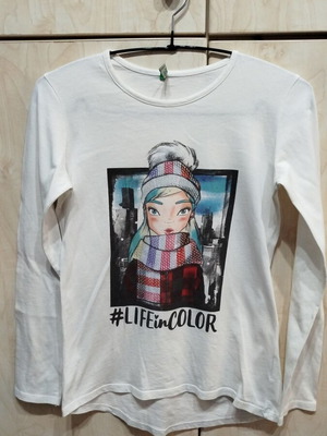 United Colors of Benetton White Long Sleeved T-Shirt Like New, Size 146-152 cm